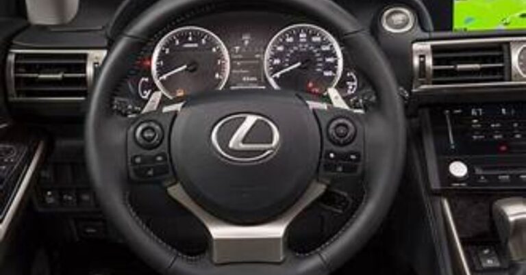 lexus ct play in steering wheel