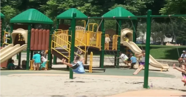 Holmby Park: LA's Top Spot for Kids & Picnics