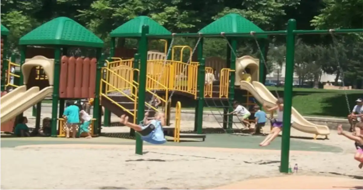 Holmby Park: LA's Top Spot for Kids & Picnics